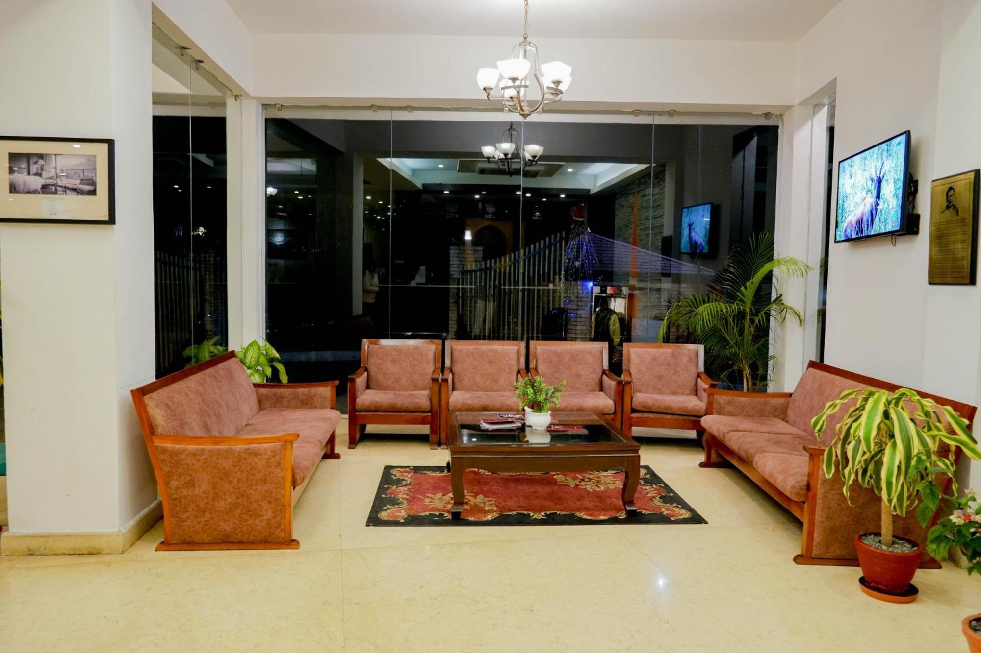 Himalayan Front Hotel By Kgh Group Pokhara Esterno foto