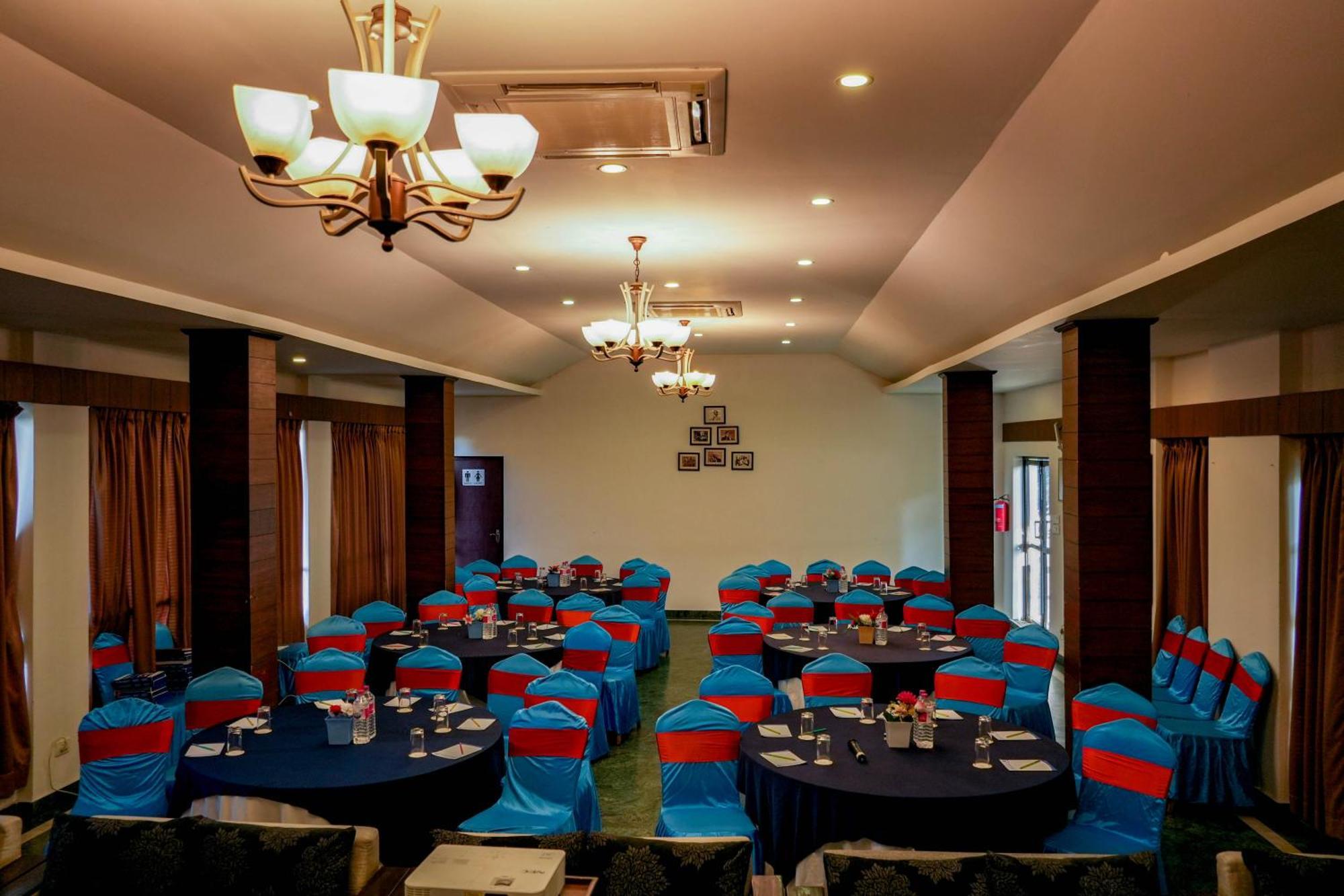 Himalayan Front Hotel By Kgh Group Pokhara Esterno foto